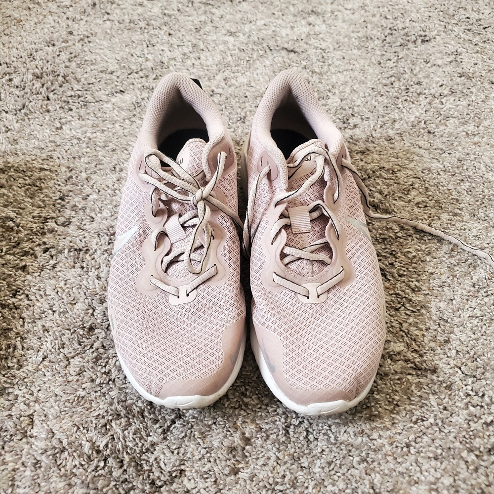 Nike tennis shoes pink